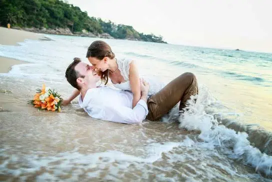 trash the dress and pre-wedding photographer in Koh Tao