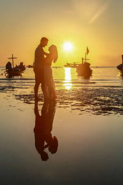 just he two of us, a pre wedding couple photo with a amazing sun set at Sairee beach, koh Tao